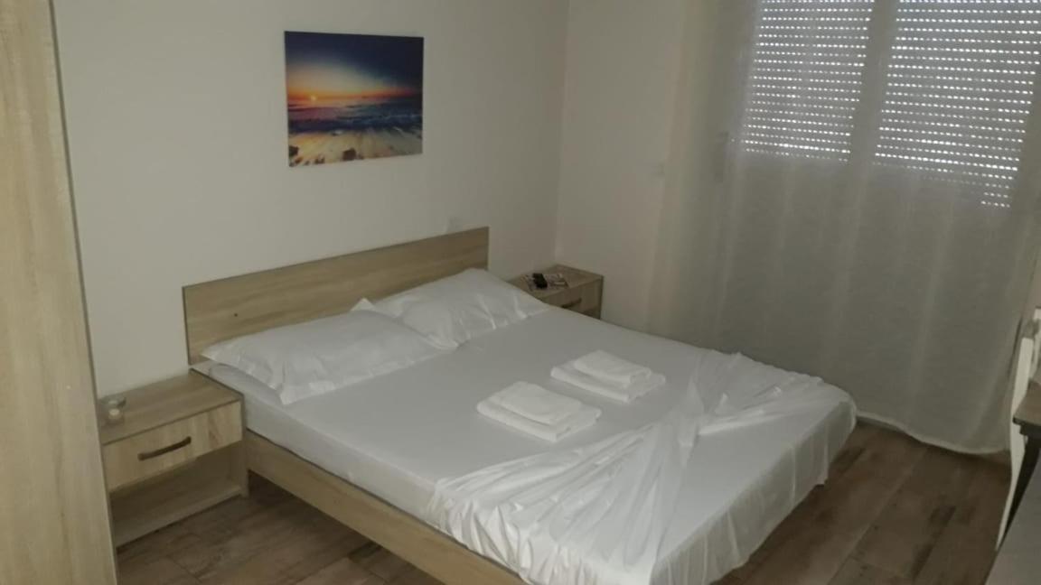 Disy Apartments Vlorë Cameră foto